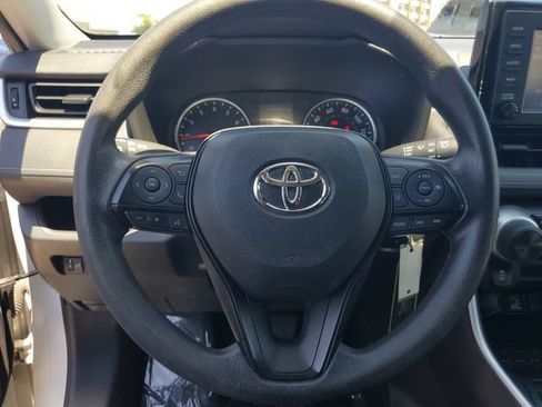 Used 2019 Toyota RAV4 LE AWD/4WD image 19