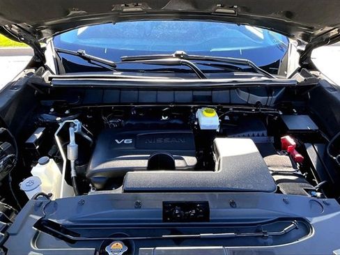 Used 2023 Nissan Pathfinder SL w/ Lighting Package (N92) image 9