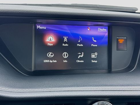 Used 2017 Lexus ES 300h w/ Luxury Package FWD image 11