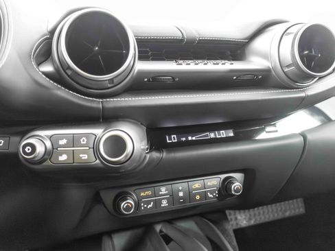 Used 2021 Ferrari 812 GTS image 34