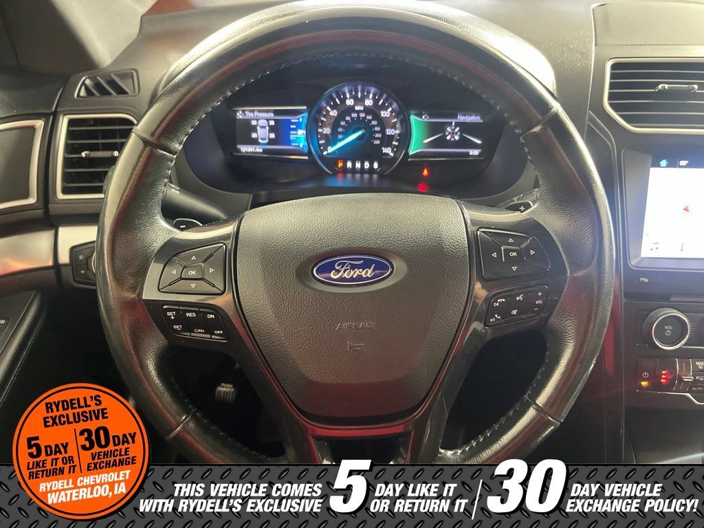 Used 2017 Ford Explorer XLT w/ Equipment Group 202A AWD/4WD image 25