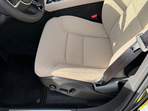 New 2026 Volvo XC90 B6 Plus w/ Protection Package image 11