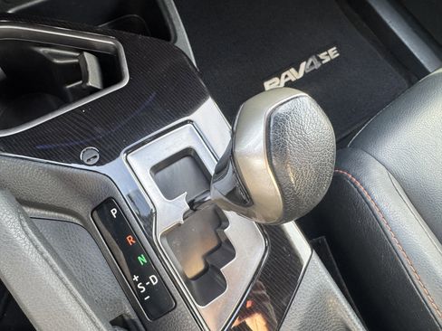 Used 2016 Toyota RAV4 SE image 30