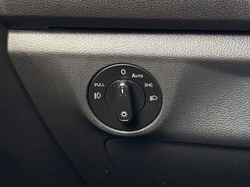 Used 2020 Volkswagen Jetta R-Line image 21