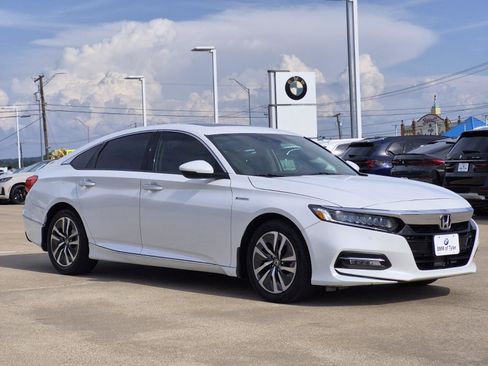 Used 2020 Honda Accord Touring image 3