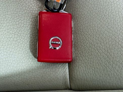 Used 2021 Volvo XC90 T6 Momentum image 37