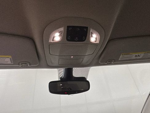 Used 2024 Chrysler Pacifica Limited FWD image 29