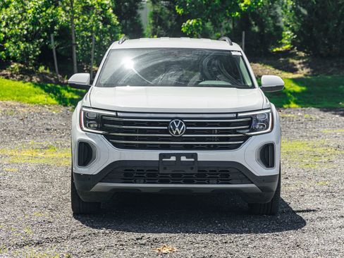 Used 2024 Volkswagen Atlas SE AWD/4WD image 2