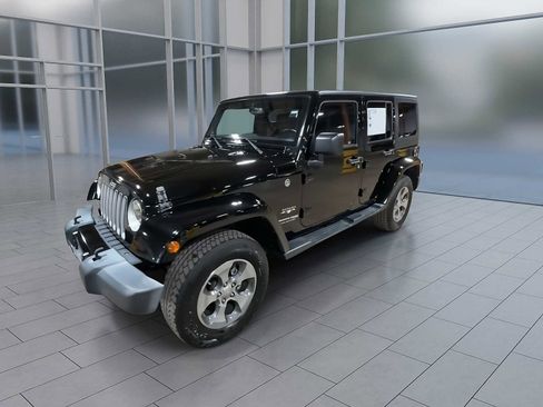 Used 2018 Jeep Wrangler Unlimited Sahara image 8