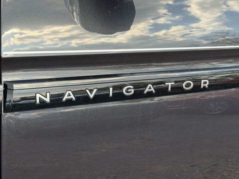 New 2025 Lincoln Navigator L Black Label AWD/4WD image 27
