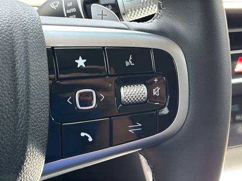 Certified 2026 Genesis GV70 2.5T Advanced AWD/4WD image 23