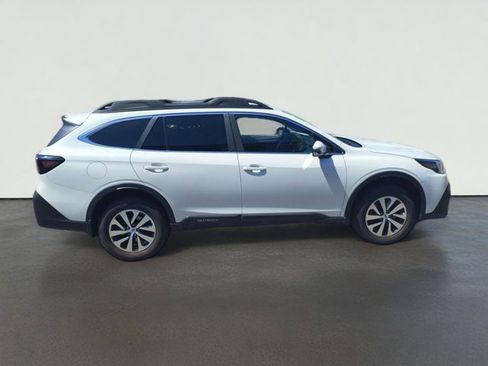 Certified 2022 Subaru Outback Premium AWD/4WD image 9