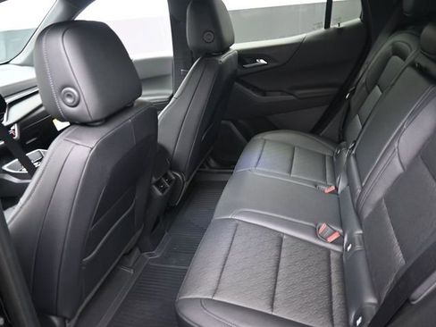 New 2026 Chevrolet Equinox LT w/ Convenience Package II image 9
