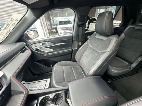 Used 2025 Ford Explorer ST w/ Sun And Sound Package image 11