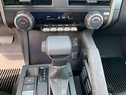 New 2025 Toyota Tacoma SR5 image 33