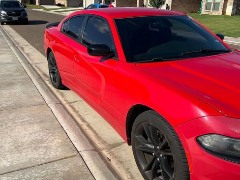 Used 2016 Dodge Charger SXT w/ Plus Group RWD image 3