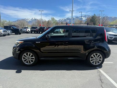 Used 2018 Kia Soul + image 4