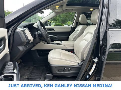 Certified 2023 Nissan Pathfinder SL w/ SL Premium Package AWD/4WD image 14