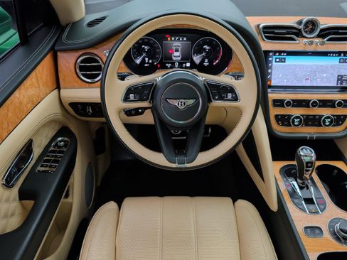Used 2021 Bentley Bentayga Speed AWD/4WD image 7