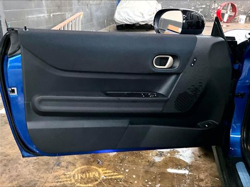 Certified 2025 MINI Cooper 2-Door Hardtop image 25