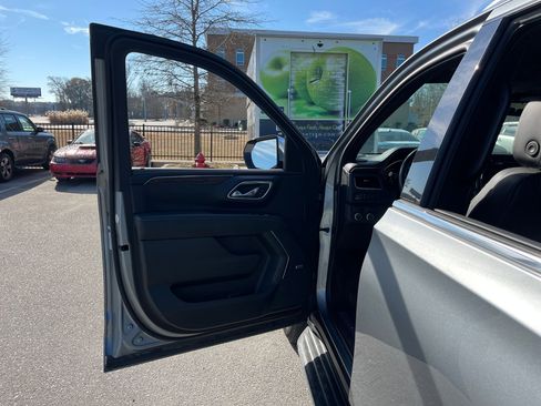 Used 2023 Chevrolet Tahoe Premier image 14