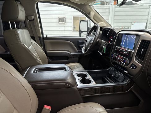 Used 2015 GMC Sierra 2500 Denali w/ Driver Alert Package image 28