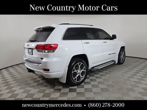 Used 2020 Jeep Grand Cherokee Overland AWD/4WD image 10