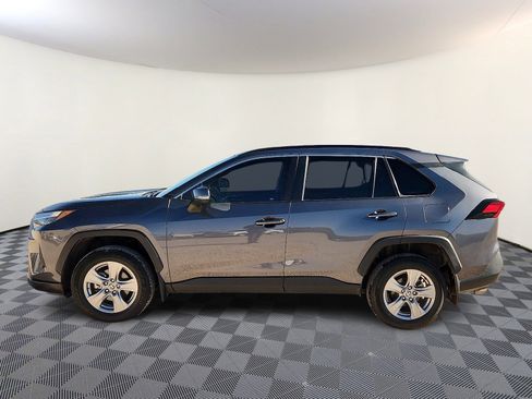 Used 2022 Toyota RAV4 XLE image 2