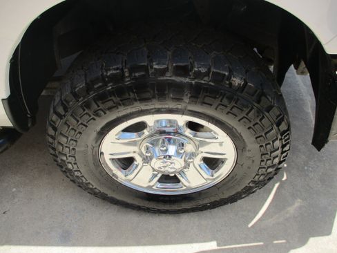 Used 2018 RAM 2500 Tradesman w/ Chrome Appearance Group AWD/4WD image 10