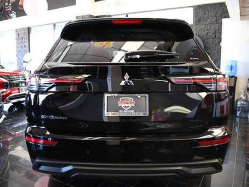 New 2026 Mitsubishi Outlander ES AWD/4WD image 4