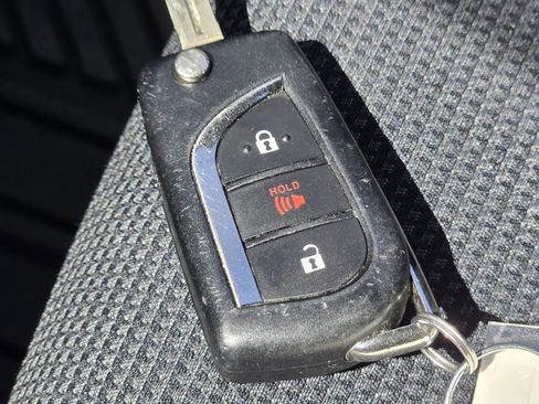 Used 2020 Toyota RAV4 LE w/ All Weather Liner Package AWD/4WD image 30