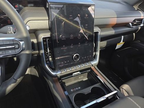 New 2025 GMC Yukon XL Denali w/ Sun & Power Step Package image 38