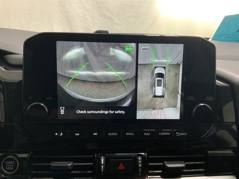 Used 2023 Nissan Pathfinder SL AWD/4WD image 23