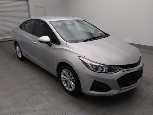 Used 2019 Chevrolet Cruze LS w/ LS Convenience Package FWD image 13