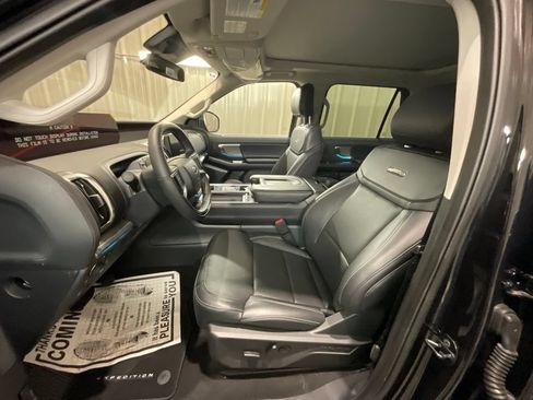 Used 2025 Ford Expedition Max Platinum w/ Driver's Package AWD/4WD image 9