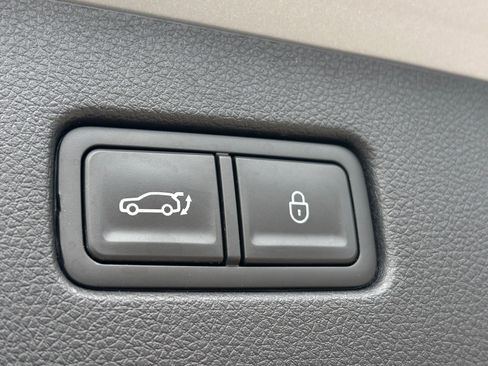 Used 2023 Genesis Electrified GV70 w/ Prestige Package image 21