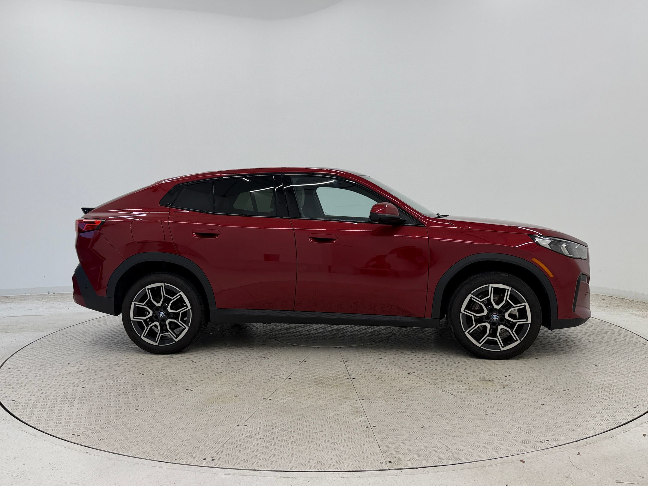 Used 2025 BMW X2 xDrive28i w/ Technology Package AWD/4WD image 10