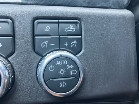 Used 2024 GMC Sierra 1500 SLT w/ SLT Premium Plus Package AWD/4WD image 16