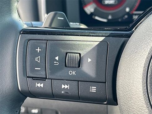 Used 2023 Nissan Rogue Platinum w/ Platinum Premium Package image 21