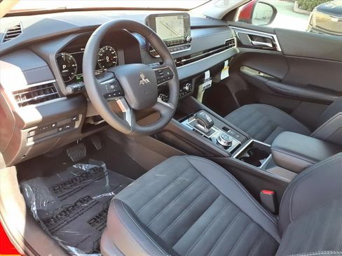 Used 2025 Mitsubishi Outlander SE AWD/4WD image 12