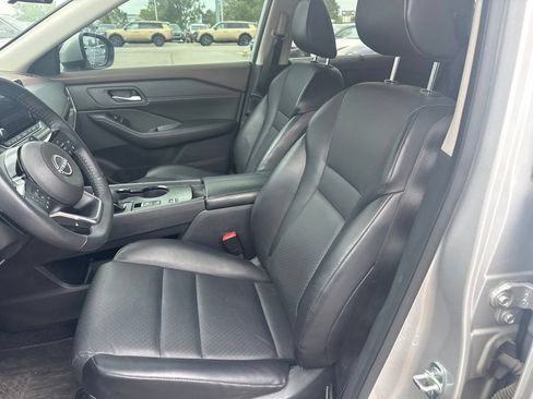 Used 2023 Nissan Rogue SV w/ SV Premium B Package FWD image 9