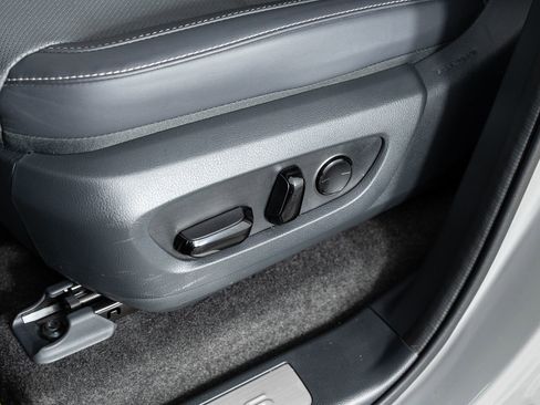 Used 2025 Lexus GX 550 image 16