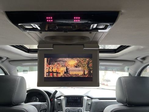 Used 2020 Chevrolet Suburban Premier image 27