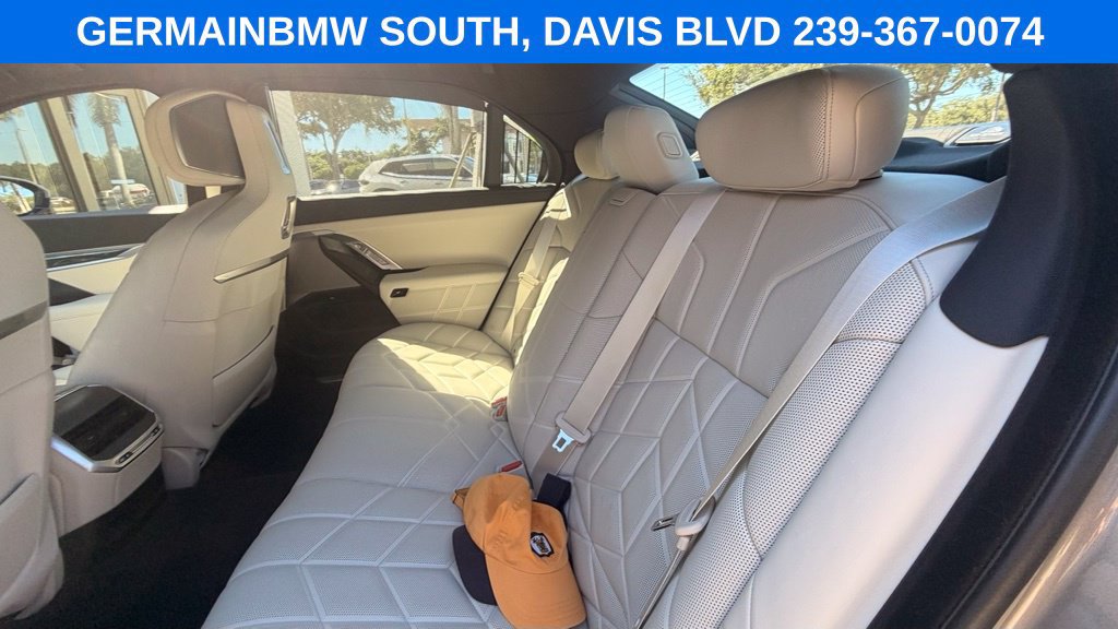 Used 2023 BMW 740i RWD image 39