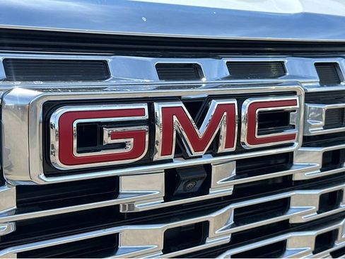 New 2026 GMC Terrain Denali w/ LPO, Floor Liner Package AWD/4WD image 36