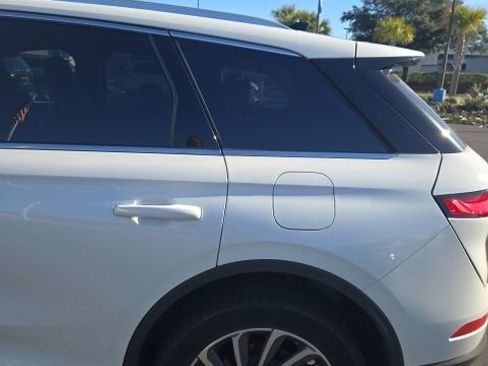 Used 2023 Lincoln Corsair Reserve image 9