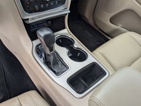 Used 2017 Jeep Grand Cherokee Limited RWD image 15