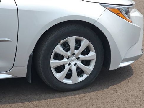 Used 2024 Toyota Corolla LE FWD image 9