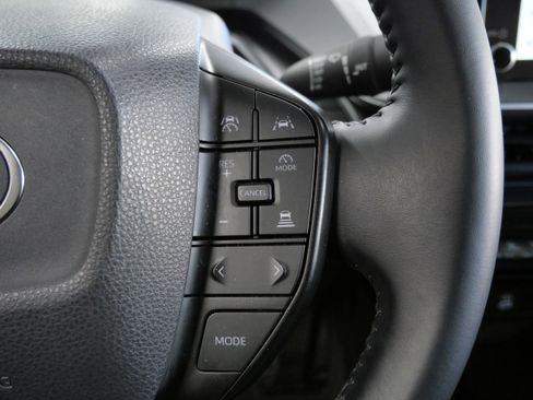 Certified 2025 Toyota Prius LE image 29