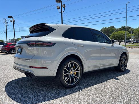 Used 2020 Porsche Cayenne Turbo S w/ Premium Package Plus AWD/4WD image 8